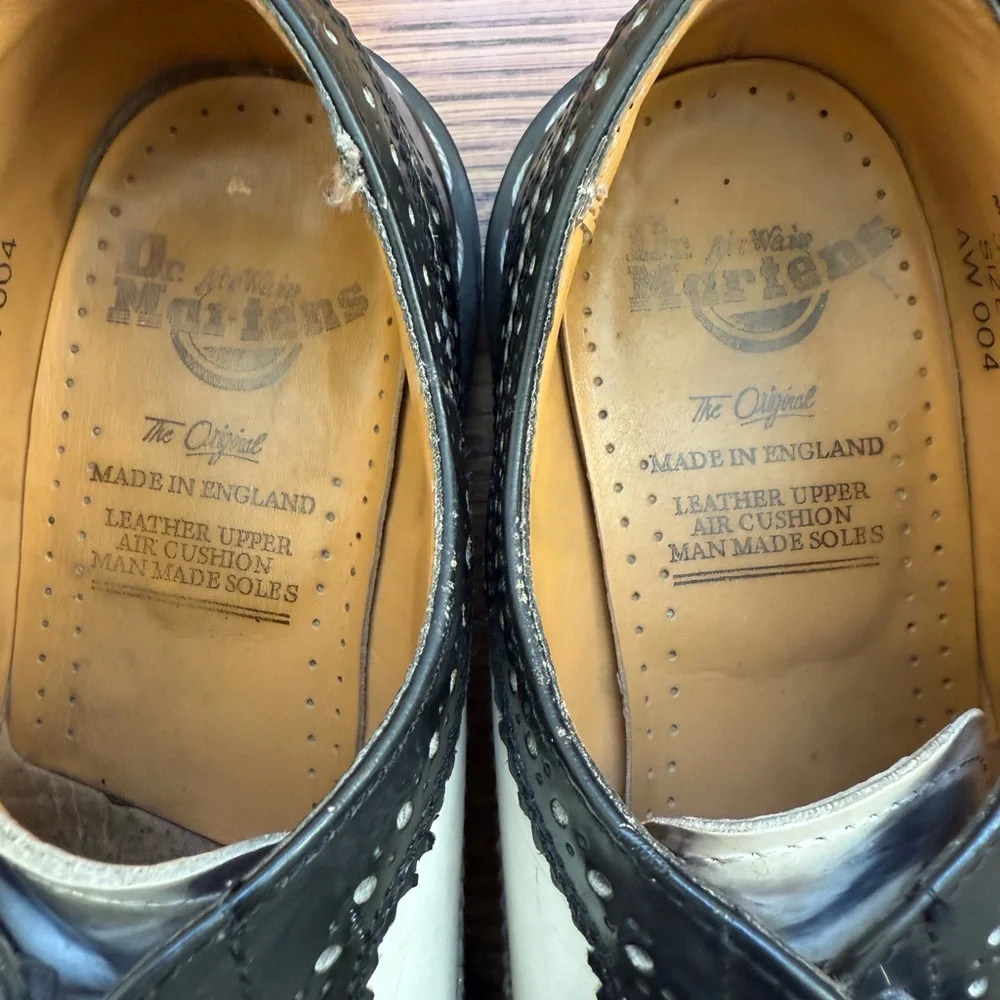 DOC MARTENS Vintage Oxford Brogues England Black White Wingtip Academia M 8 W 9‎